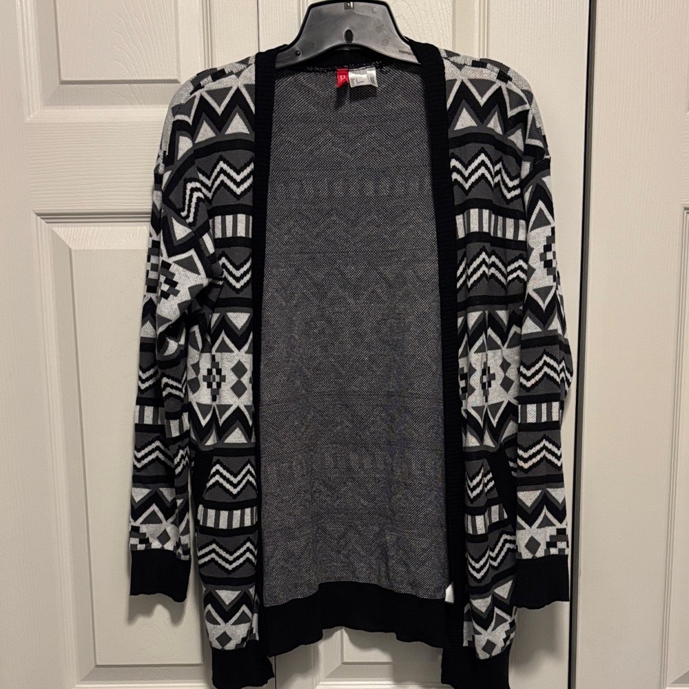 H&M Black and White Knit Sweater